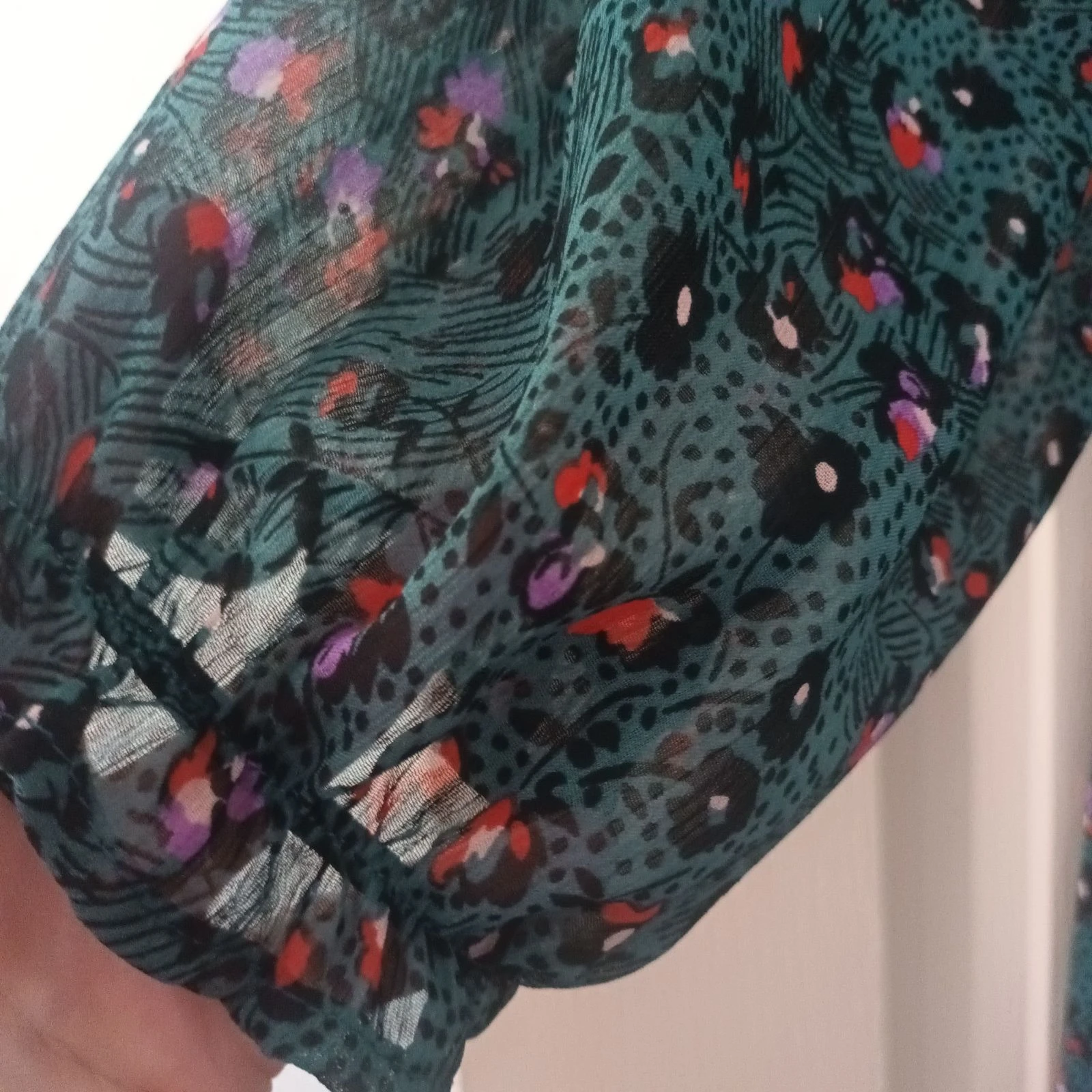 Bloemenblouse GÉMO – Maat 38 (M) – Eenden Groen / Transparante mouwen – photo 2